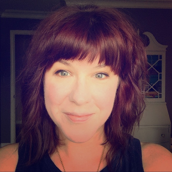 Meet your Posher, Ashley - Picture 2 of 2